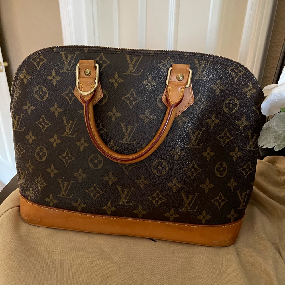 Louis Vuitton authentic